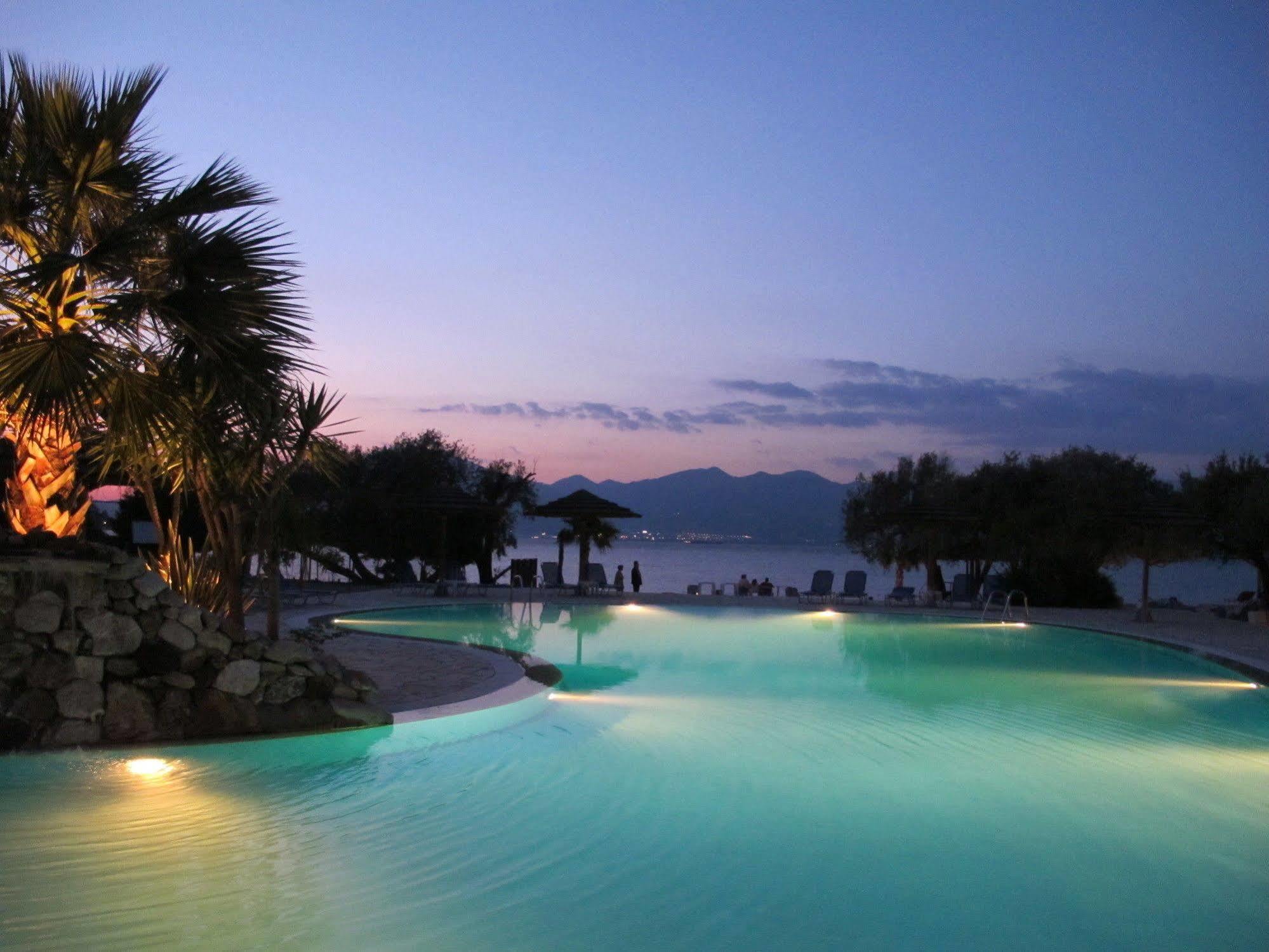 Florida Blue Bay Resort & Spa ซาโธเปียกอส ภายนอก รูปภาพ