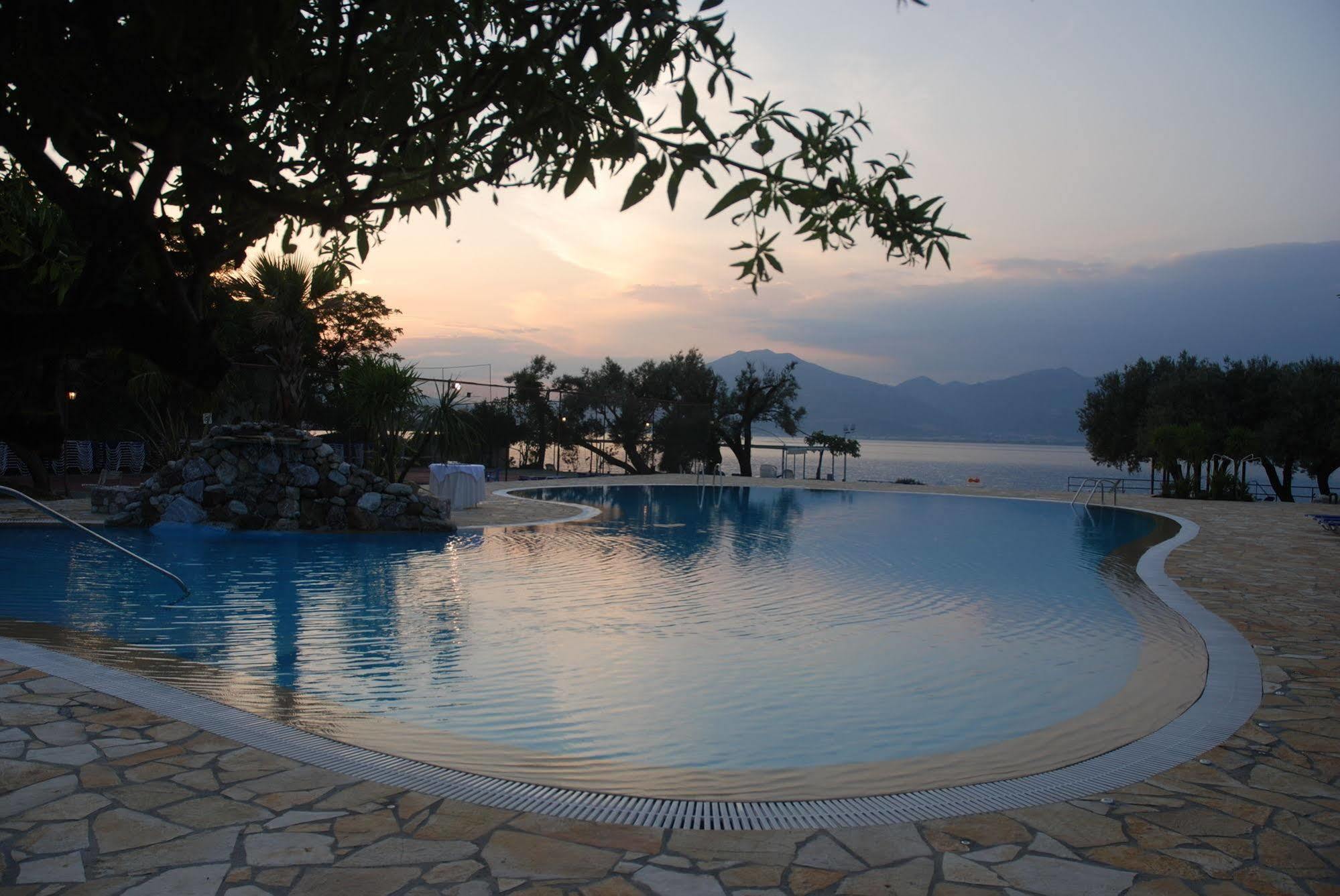 Florida Blue Bay Resort & Spa ซาโธเปียกอส ภายนอก รูปภาพ