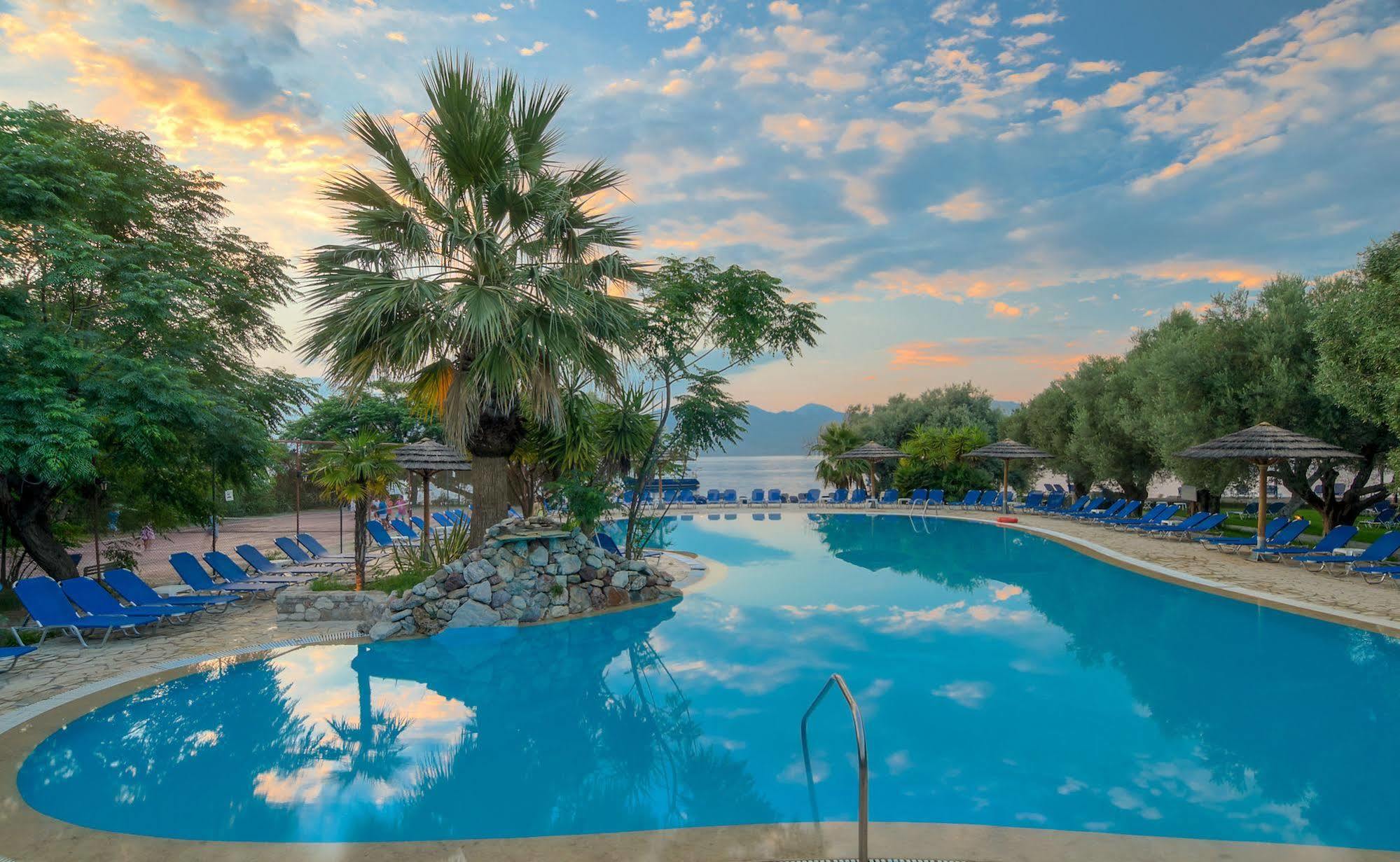 Florida Blue Bay Resort & Spa ซาโธเปียกอส ภายนอก รูปภาพ